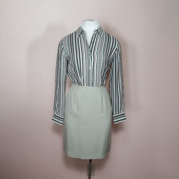 Business or Casual Three-Piece Silk Suit - Picture 10 of 16